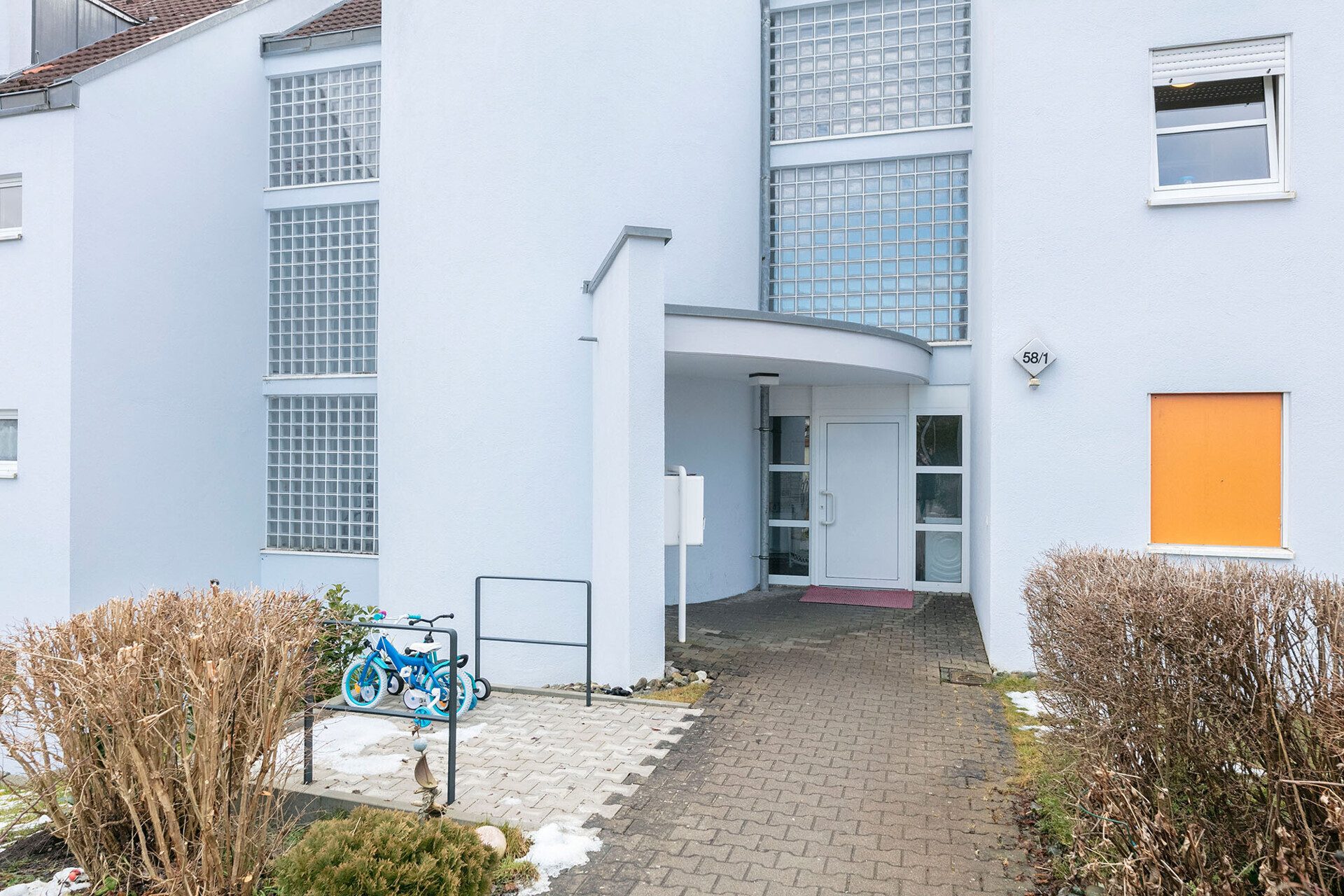 Immobilienangebot - Blaustein/Herrlingen - Alle - Dachgeschosswohnung mit Charme - einziehen und wohlfühlen