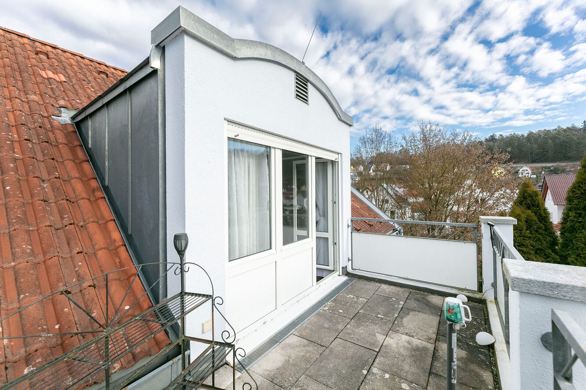 Immobilienangebot - Blaustein/Herrlingen - Alle - Dachgeschosswohnung mit Charme - einziehen und wohlfühlen
