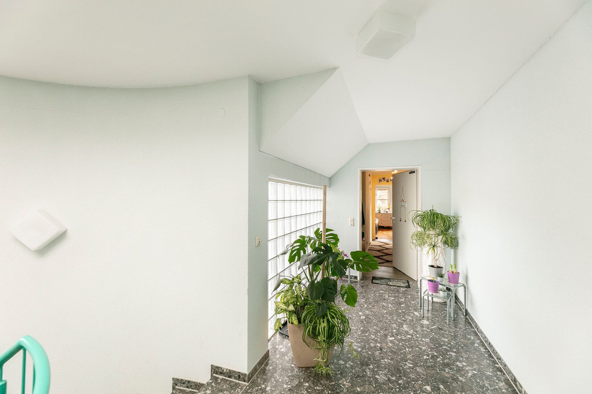 Immobilienangebot - Blaustein/Herrlingen - Alle - Dachgeschosswohnung mit Charme - einziehen und wohlfühlen