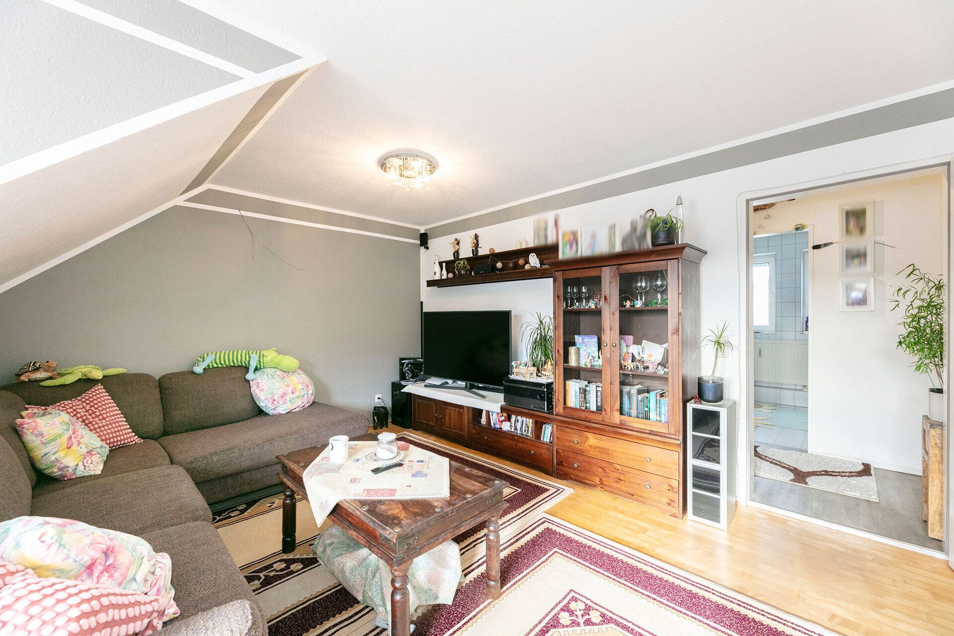 Immobilienangebot - Blaustein/Herrlingen - Alle - Dachgeschosswohnung mit Charme - einziehen und wohlfühlen
