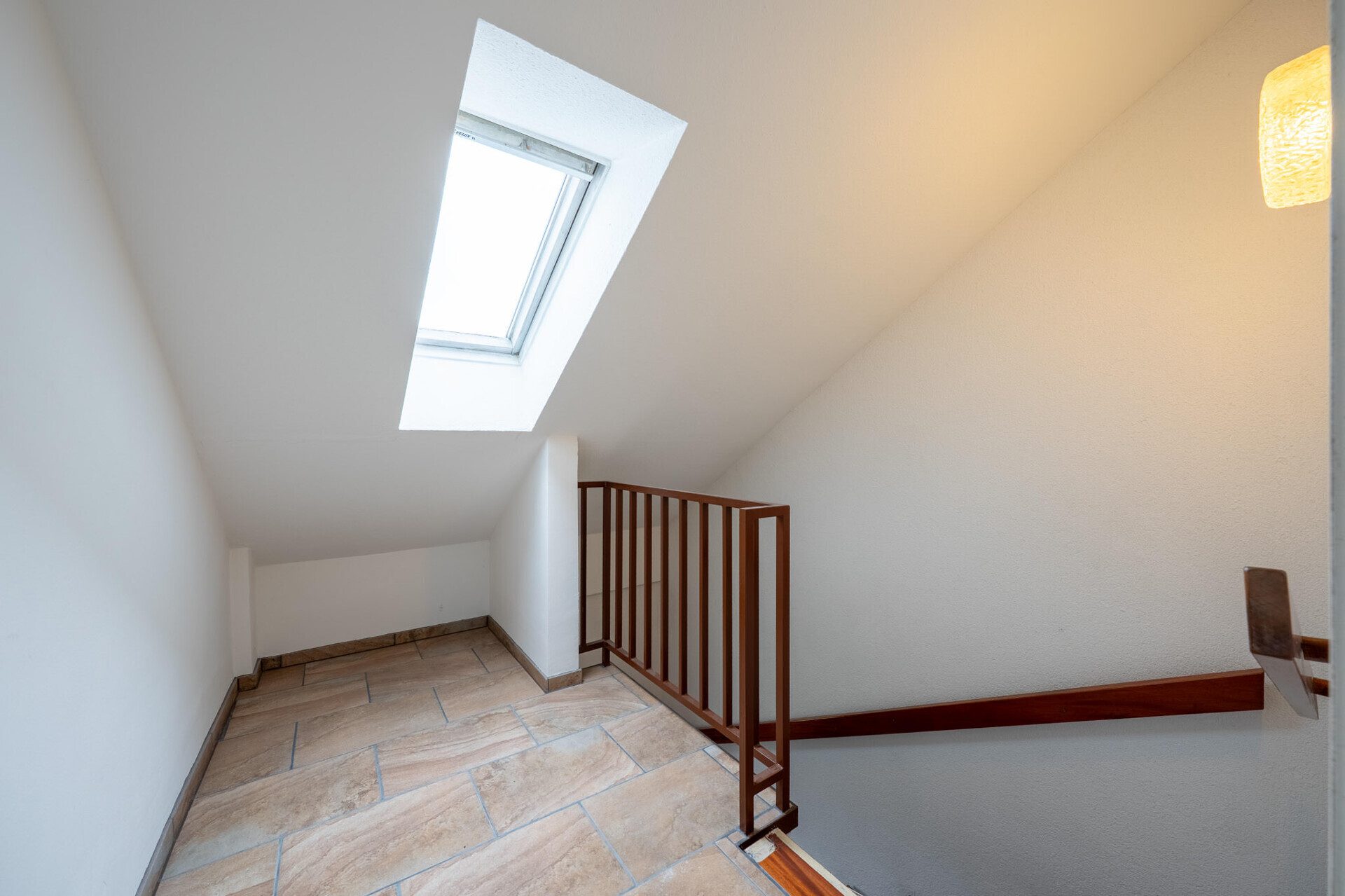 Immobilienangebot - Dornstadt / Tomerdingen - Alle - Traumhafte Dachgeschosswohnung mit Dachterrasse & eigenem Garten