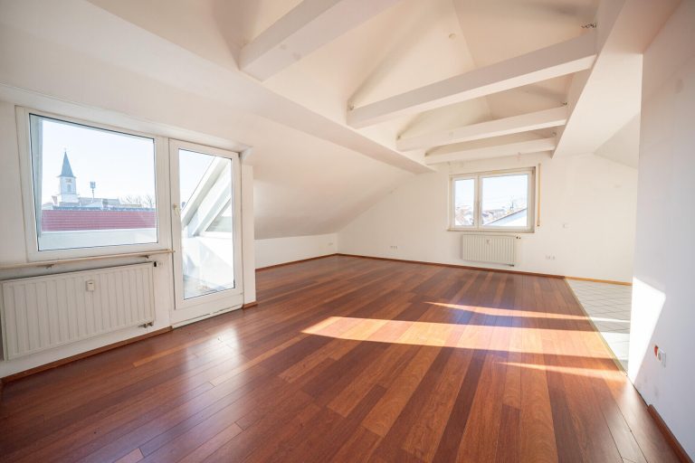 Immobilienangebot - Dornstadt / Tomerdingen - Alle - Traumhafte Dachgeschosswohnung mit Dachterrasse & eigenem Garten