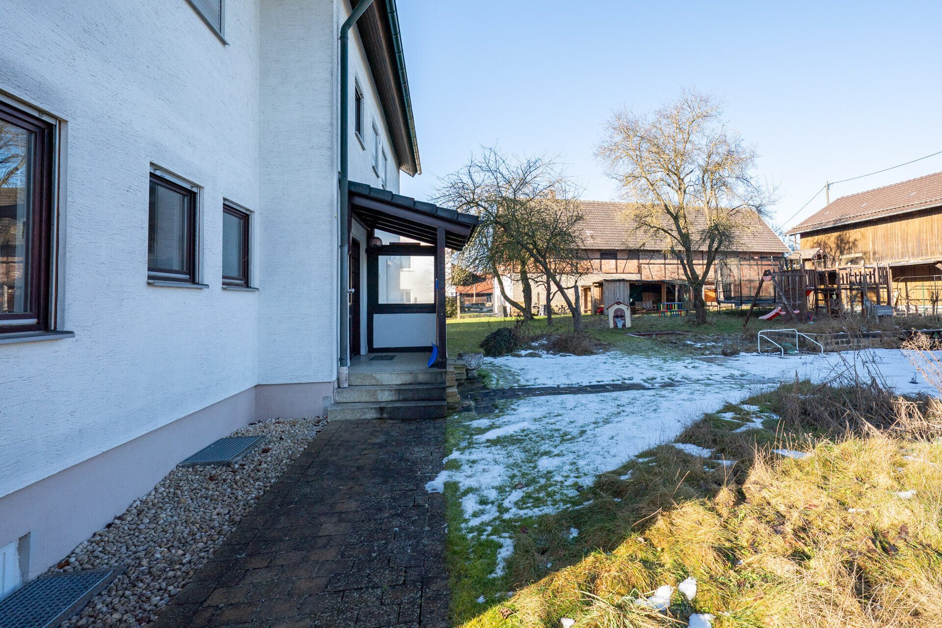 Immobilienangebot - Dornstadt / Tomerdingen - Alle - Traumhafte Dachgeschosswohnung mit Dachterrasse & eigenem Garten