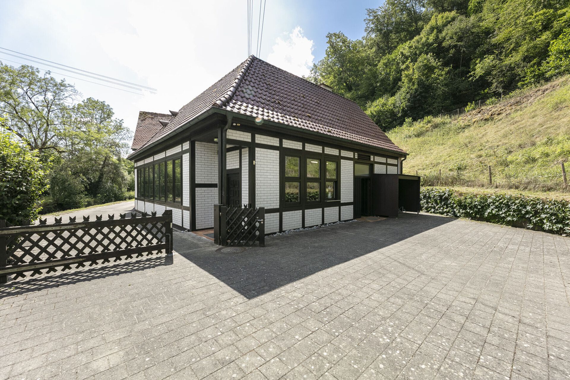 Immobilienangebot - Blaustein/Lautern - Alle - Idyllisches Gastronomieobjekt mit Wohnung, Scheune und Biergarten