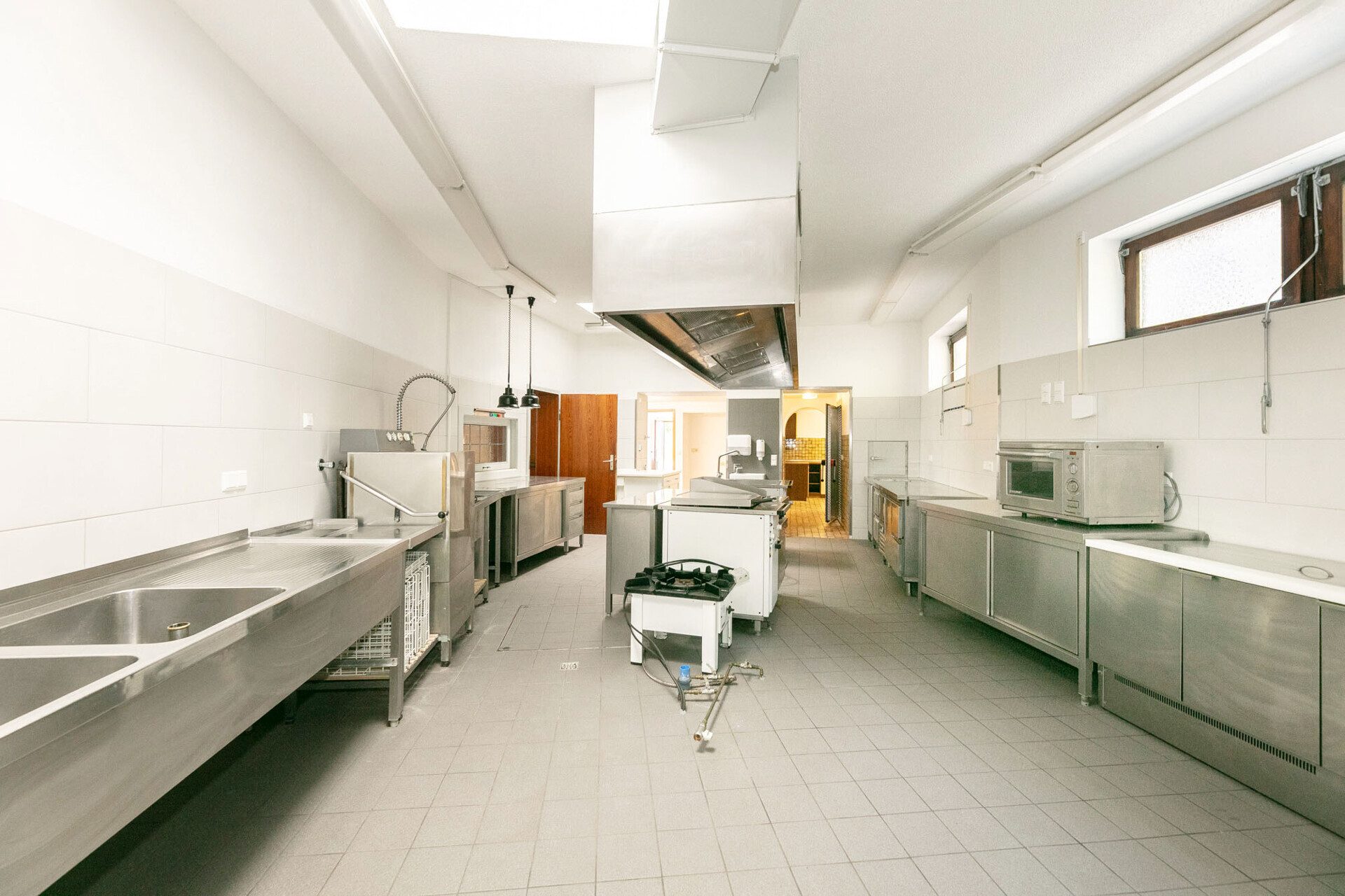 Immobilienangebot - Blaustein/Lautern - Alle - Idyllisches Gastronomieobjekt mit Wohnung, Scheune und Biergarten