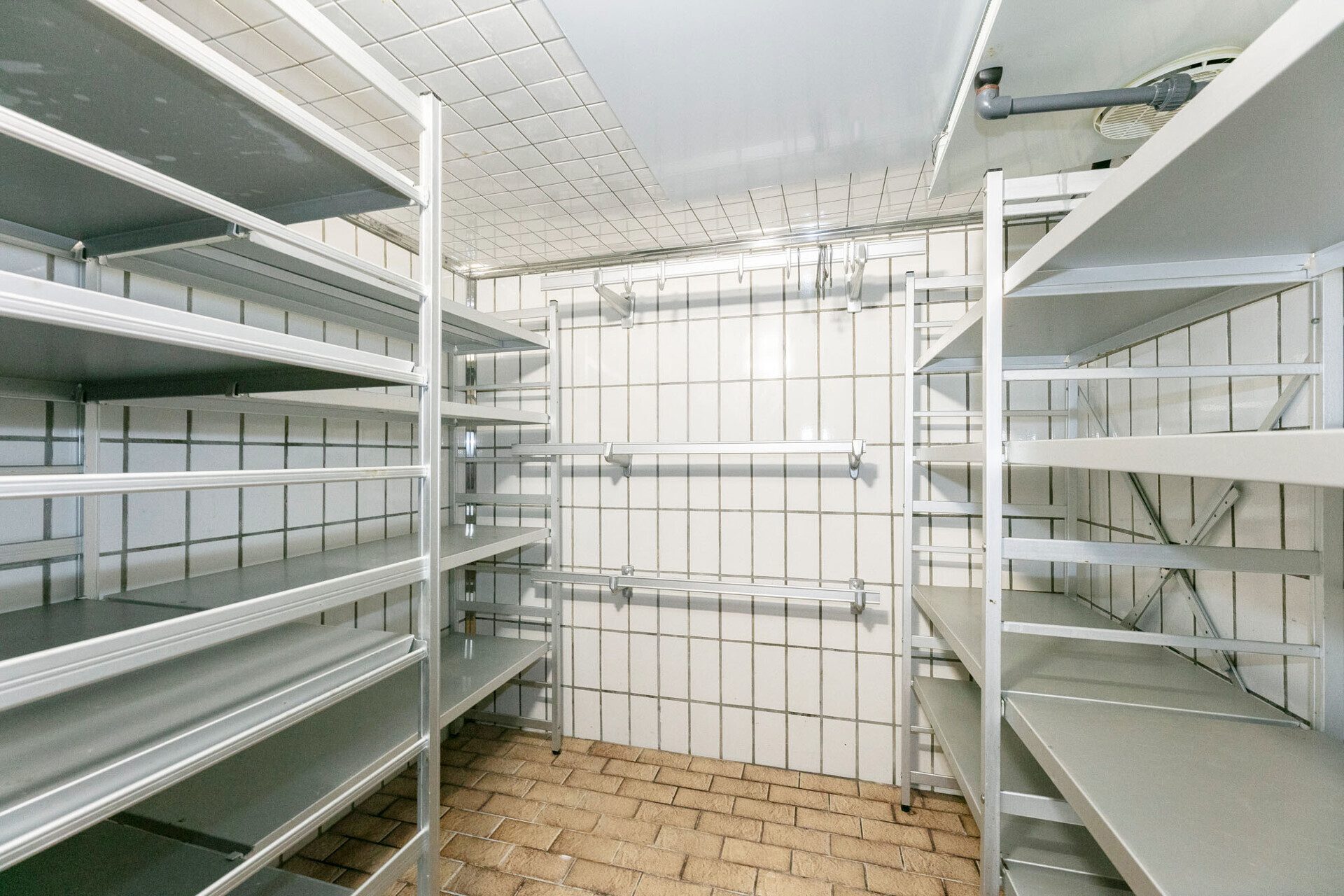 Immobilienangebot - Blaustein/Lautern - Alle - Idyllisches Gastronomieobjekt mit Wohnung, Scheune und Biergarten