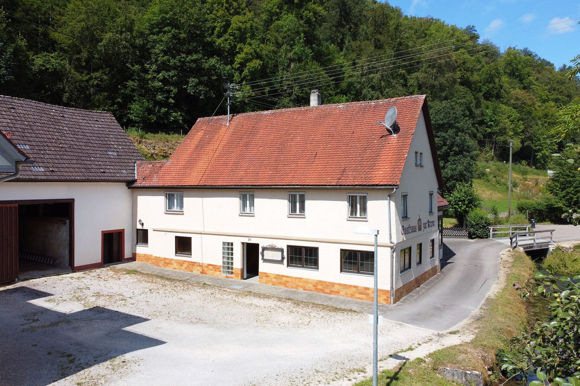 Immobilienangebot - Blaustein/Lautern - Alle - Idyllisches Gastronomieobjekt mit Wohnung, Scheune und Biergarten