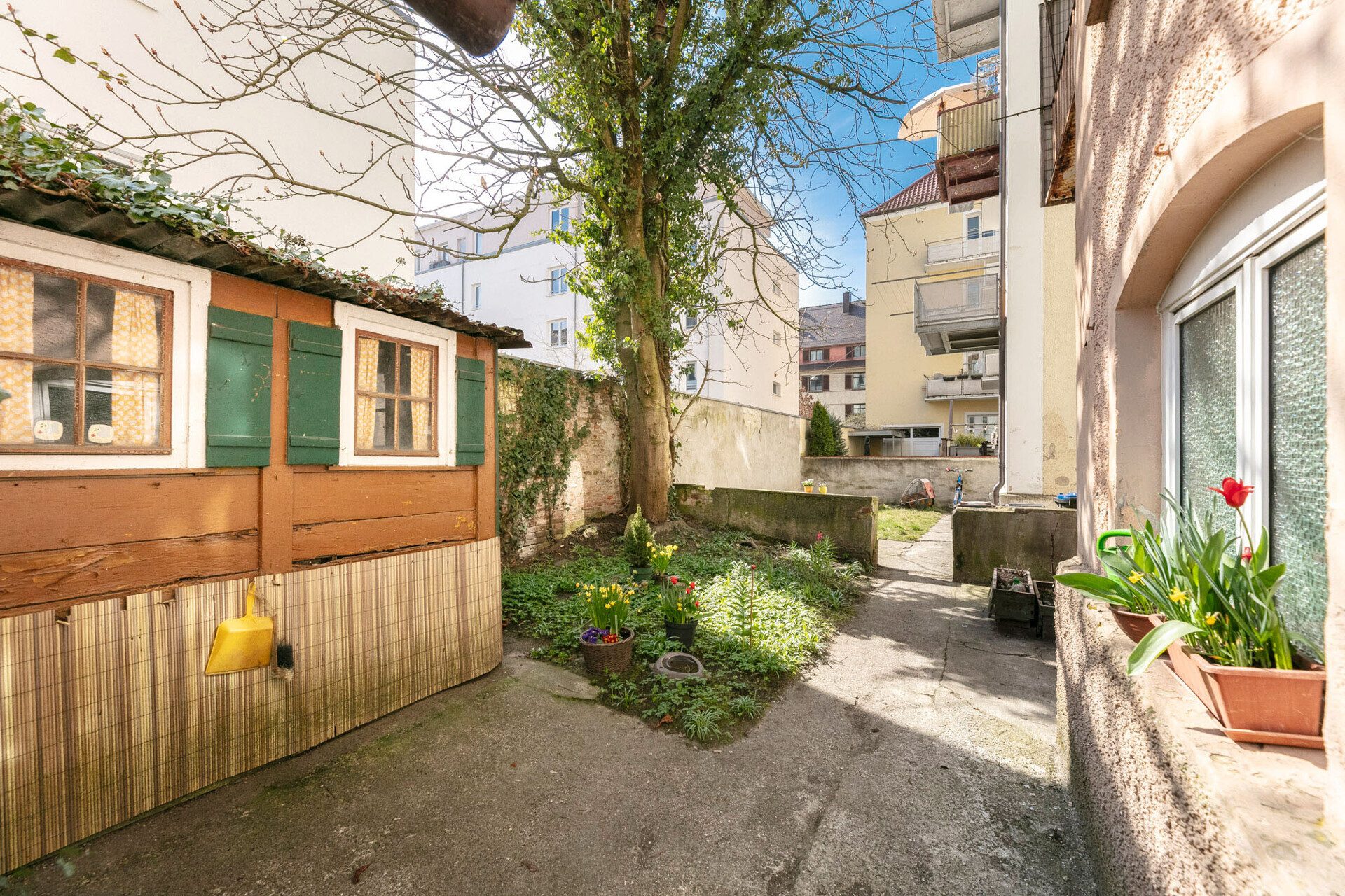 Immobilienangebot - Neu-Ulm - Alle - Absolute Toplage: leerstehendes MFH – renovieren, entwickeln, vermieten
