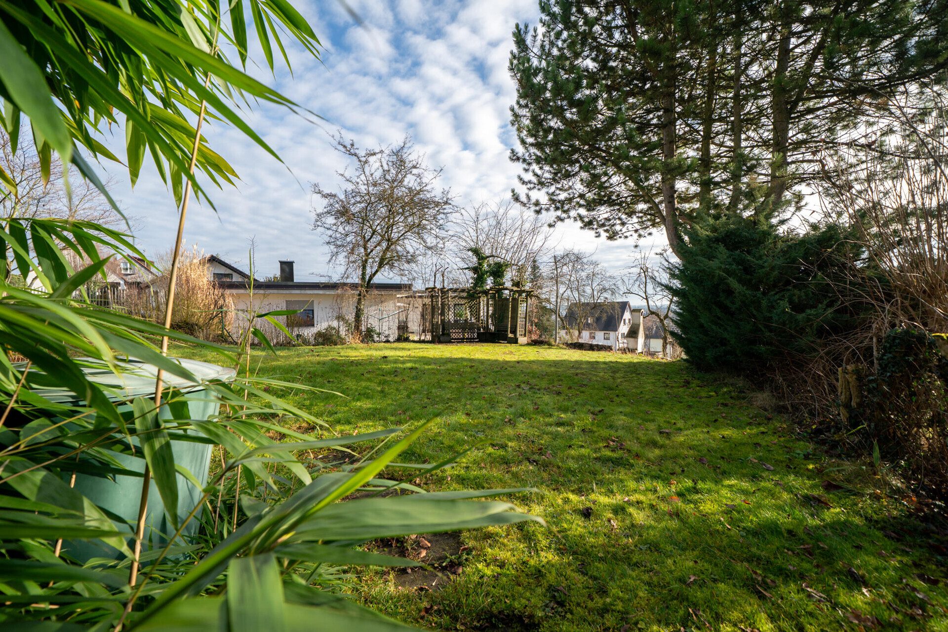 Immobilienangebot - Erbach - Alle - Viel Platz zum Leben: Einfamilienhaus mit Garten, Kamin und Rückzugsorten