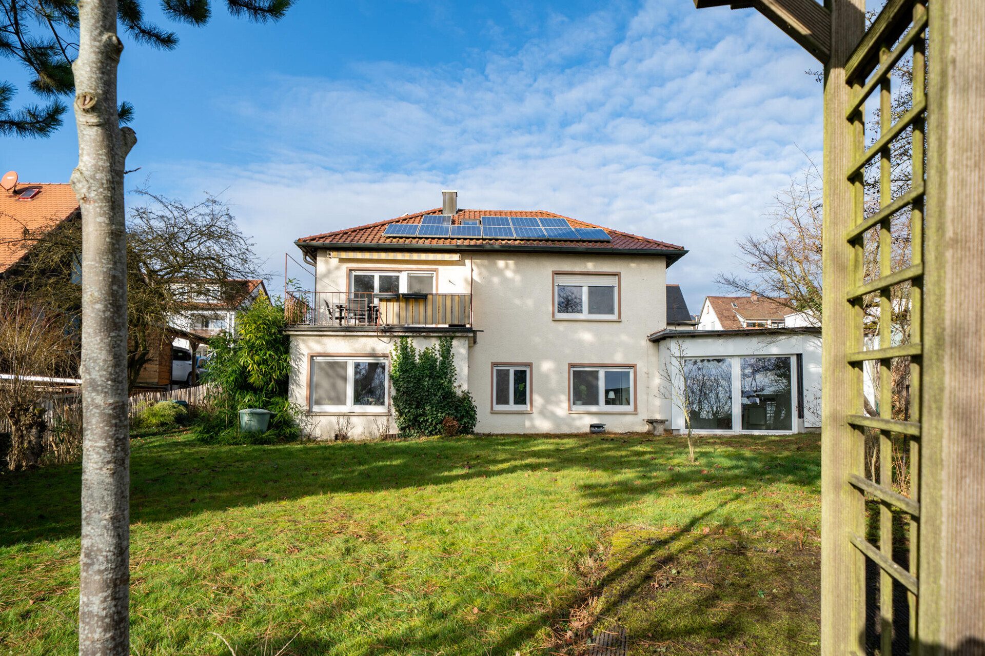 Immobilienangebot - Erbach - Alle - Viel Platz zum Leben: Einfamilienhaus mit Garten, Kamin und Rückzugsorten