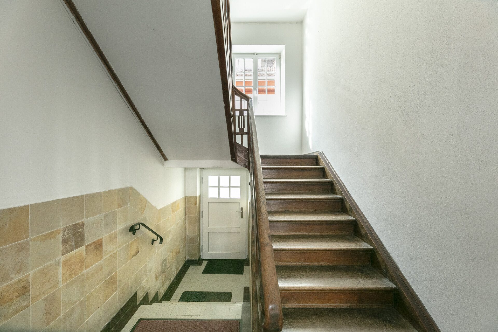 Immobilienangebot - Weißenhorn - Alle - Wohn- und Geschäftshaus mit Ausbaupotenzial und vermieteter Bürofläche