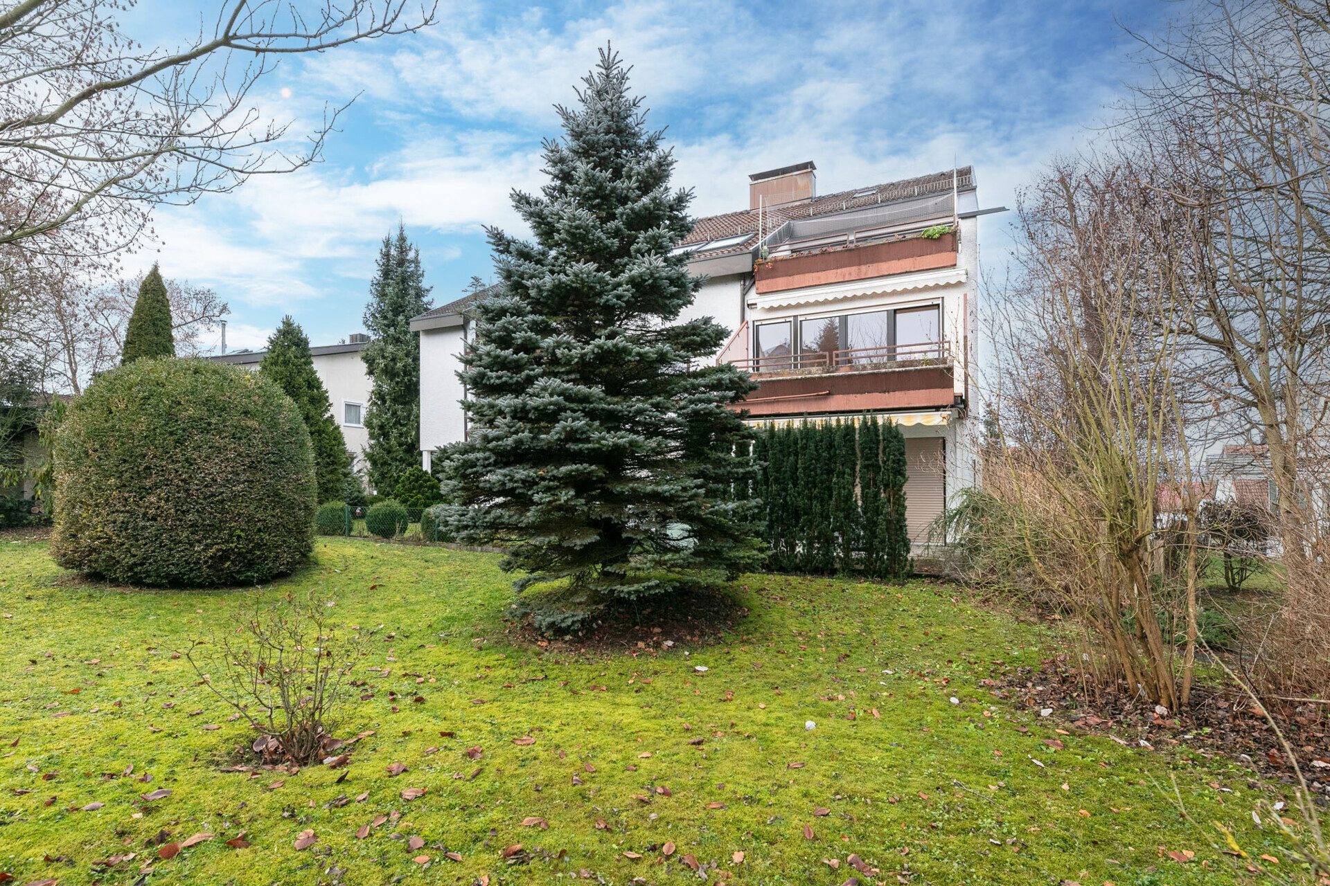 Titelbild Immobilienangebot - Ulm/Kuhberg - Alle - 2,5-Zi.-Whg. mit „Grüner Lunge“ hinter dem Haus am beliebten Ulmer Kuhberg