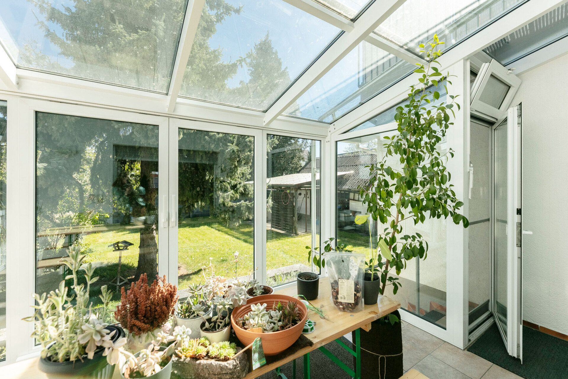 Immobilienangebot - Erbach-Ersingen - Alle - Zur Kapitalanlage oder zum Selbstbezug - 
ZFH mit schönem Grundstück