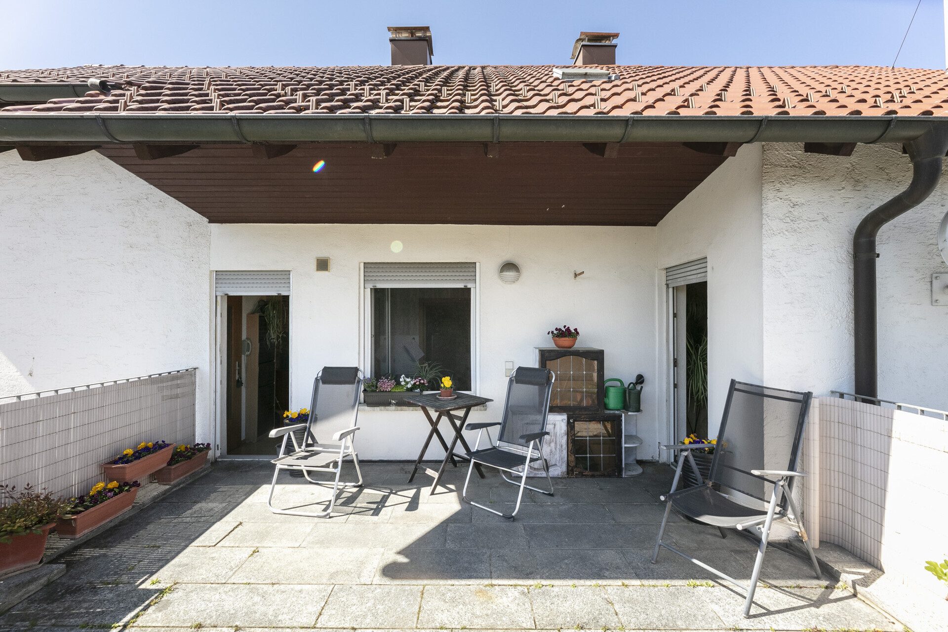 Immobilienangebot - Erbach-Ersingen - Alle - Zur Kapitalanlage oder zum Selbstbezug - 
ZFH mit schönem Grundstück