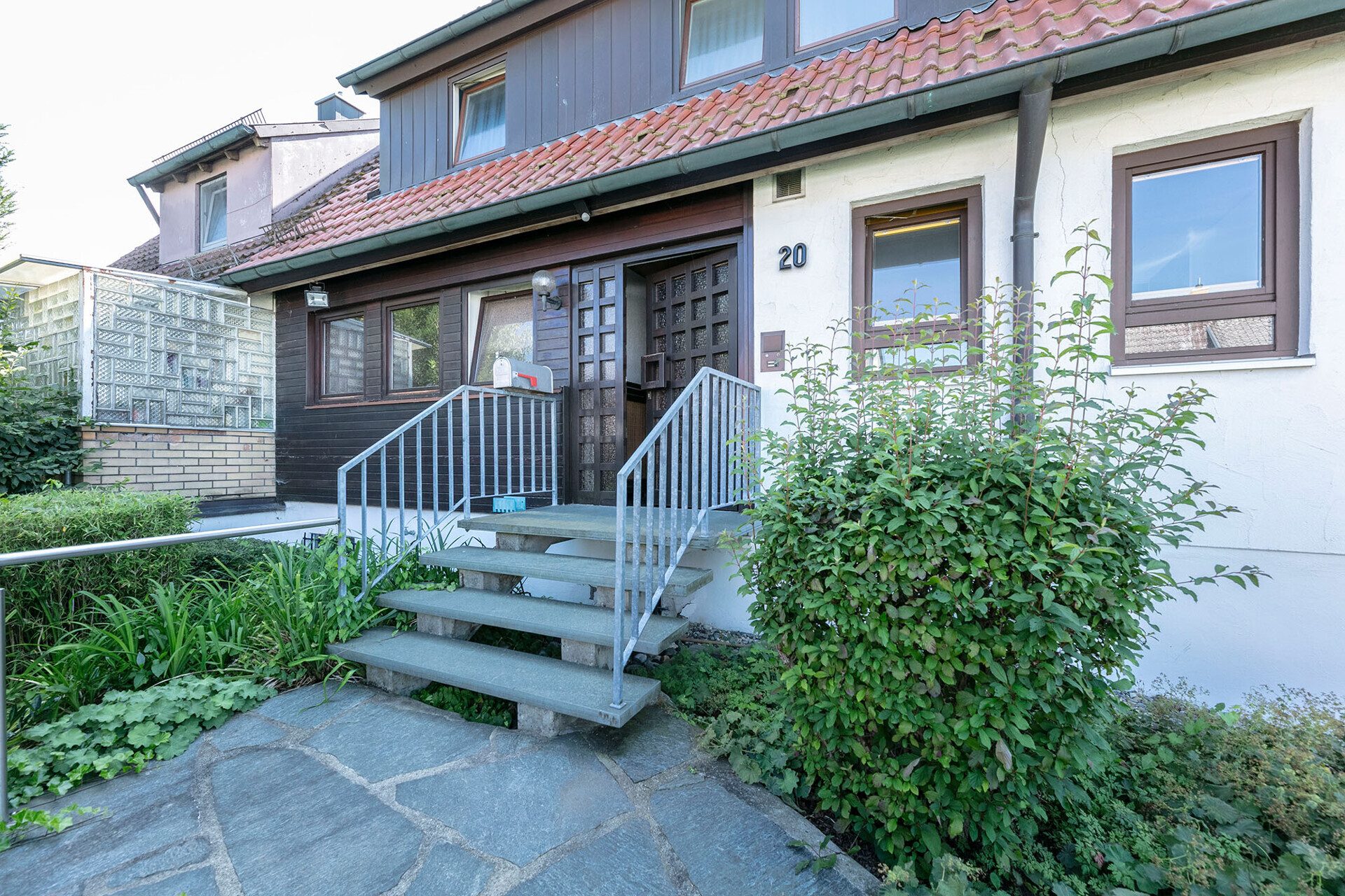 Immobilienangebot - Erbach - Alle - Ein Zuhause mit Charakter: Großzügiges Wohnen in Toplage mit traumhaftem Garten