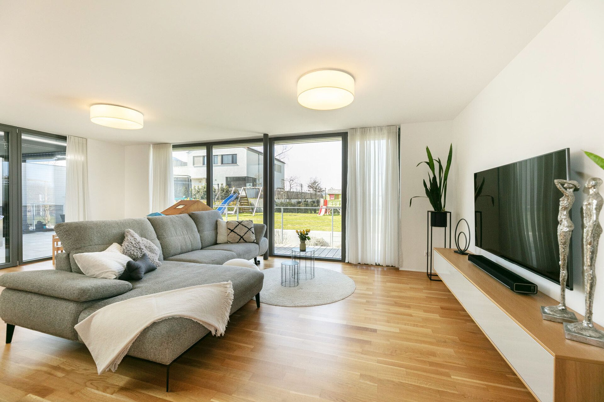 Immobilienangebot - Oberdischingen - Alle - Wohnkultur auf höchstem Niveau - exklusives Einfamilienhaus mit Designanspruch