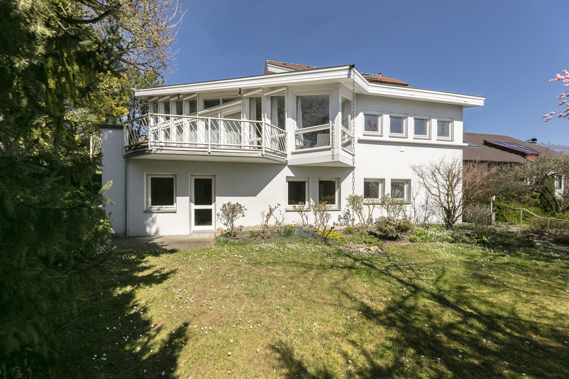 Immobilienangebot - Ulm/Eselsberg - Alle - Gepflegtes Architektenhaus in traumhafter Aussichtslage am Ulmer Eselsberg
