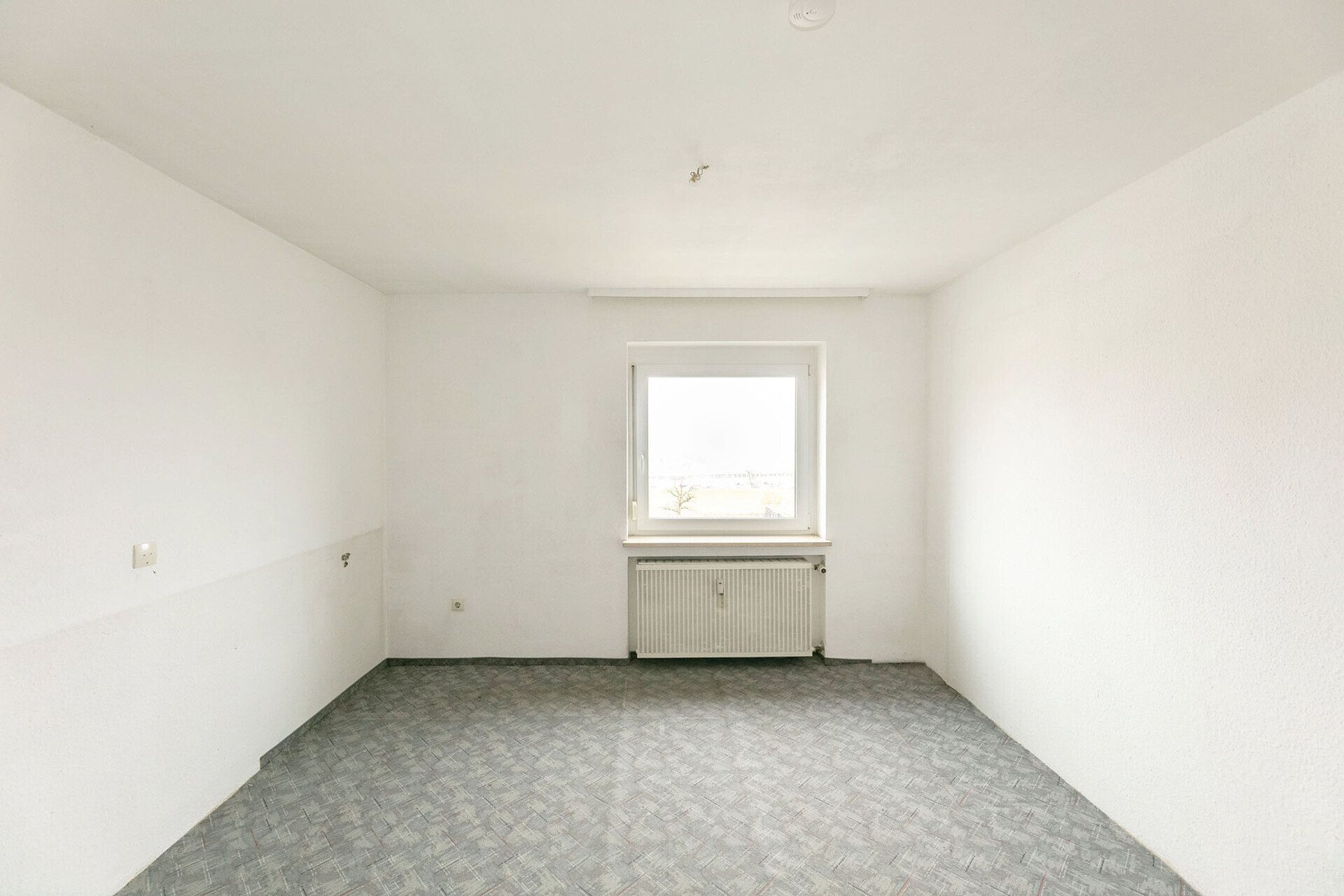 Immobilienangebot - Thalfingen - Alle - Helle und sonnige 3-Zimmer-Wohnung
im 7. Stock mit 2 Balkonen