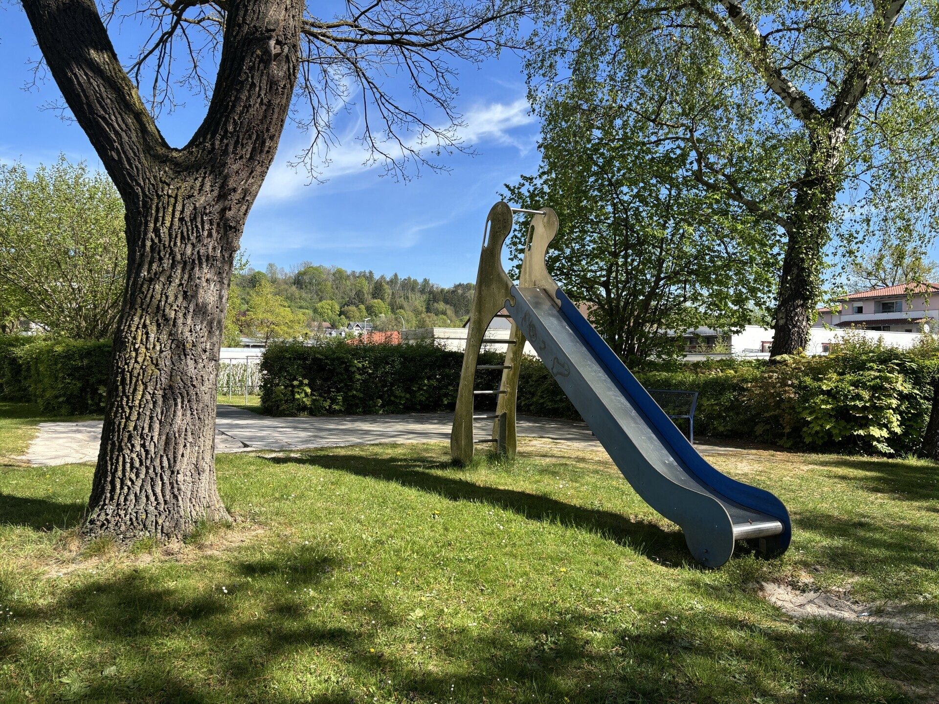 Immobilienangebot - Thalfingen - Alle - Helle und sonnige 3-Zimmer-Wohnung
im 7. Stock mit 2 Balkonen