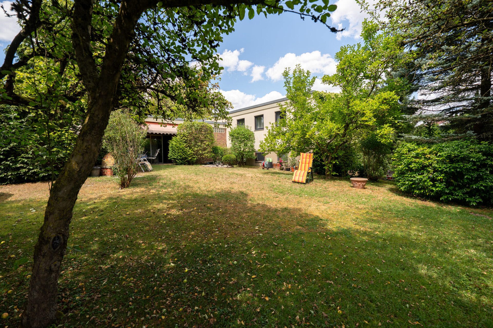 Immobilienangebot - Ehingen - Alle - Bungalow mit Platz für die ganze Familie -
Großes Grundstück, ruhige Lage