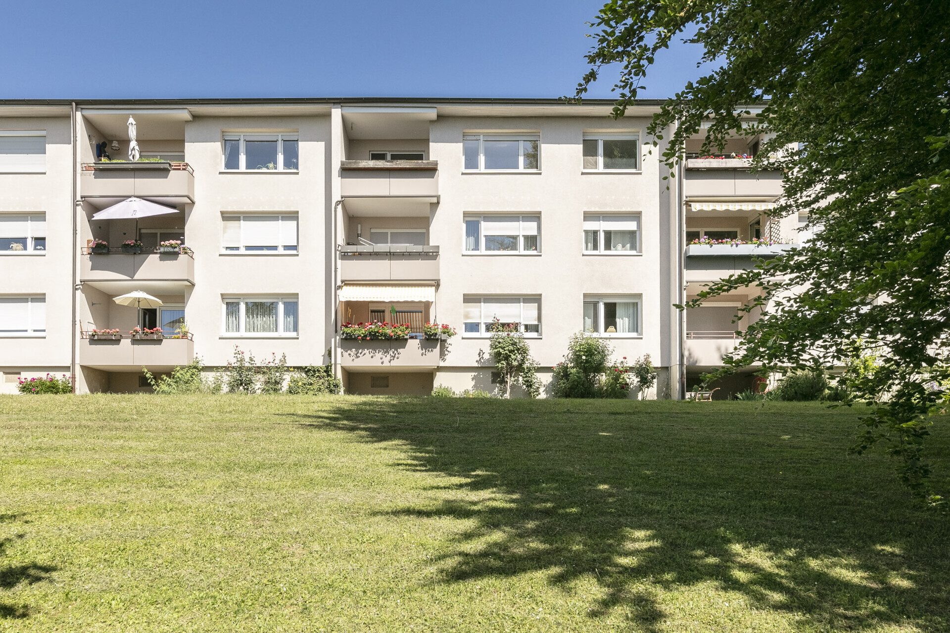 Immobilienangebot - Ulm / Böfingen - Alle - Großzügige 4,5-Zimmer-Wohnung mit Balkon und Weitblick über Ulm