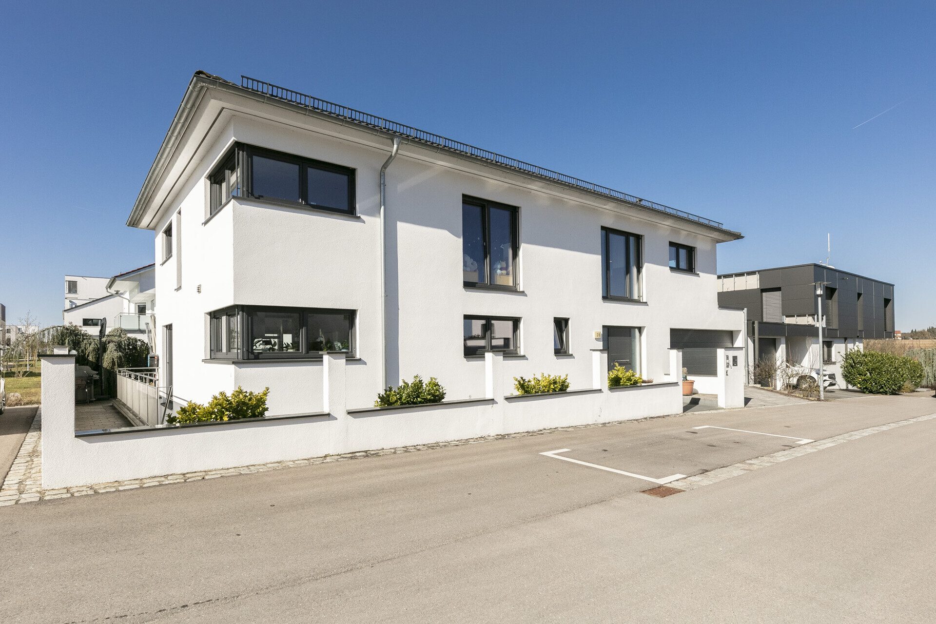 Immobilienangebot - Ulm / Böfingen - Alle - Luxus, Licht und Raum – beeindruckende Villa mit Einliegerwohnung & mehr