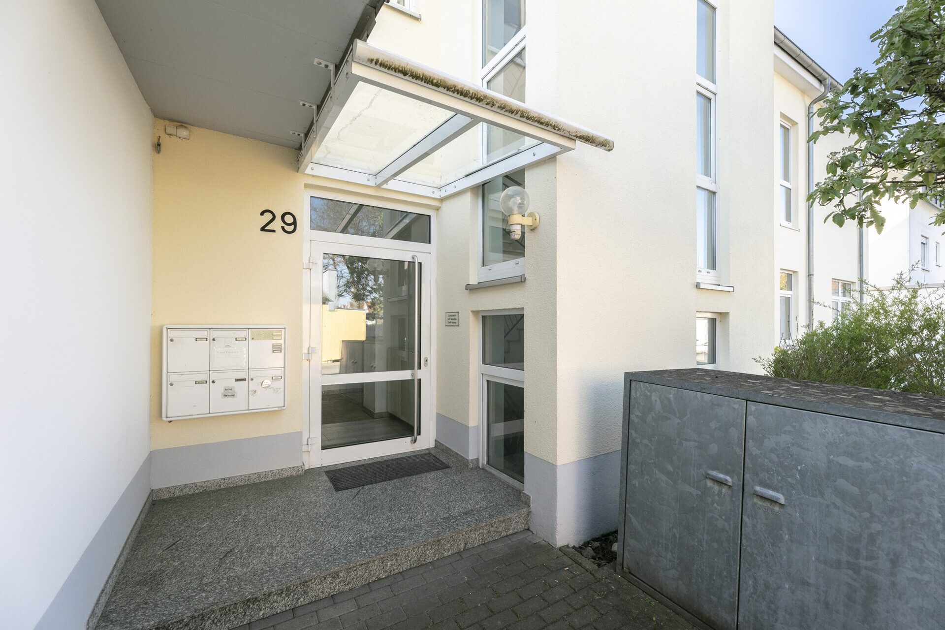 Immobilienangebot - Neu-Ulm / Offenhausen - Alle - Komfortables Wohnen in gepflegtem Ambiente – 4,5 Zimmer mit Balkon