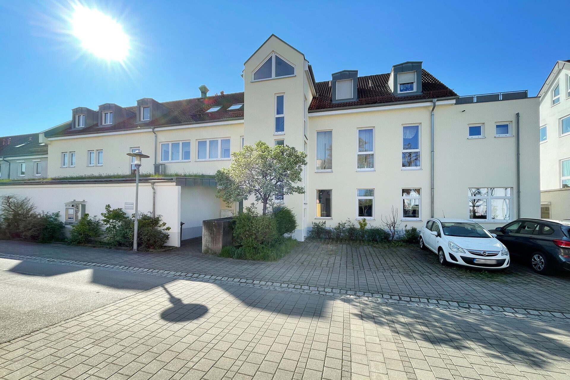 Immobilienangebot - Neu-Ulm / Offenhausen - Alle - Komfortables Wohnen in gepflegtem Ambiente – 4,5 Zimmer mit Balkon