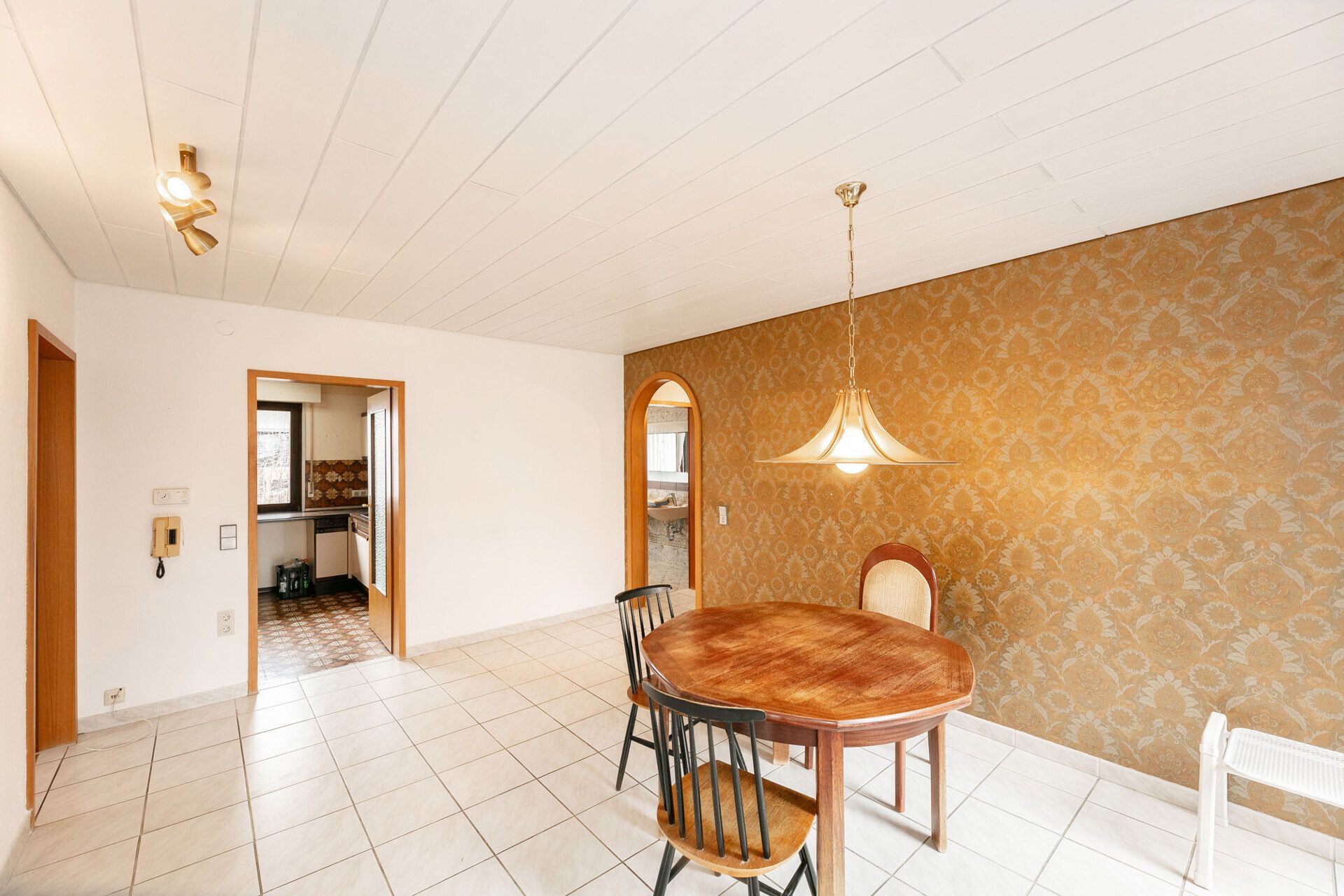 Immobilienangebot - Illerrieden - Alle - Viel Raum für Ihre Wohnideen – EFH mit 812 m² Grundstück in ruhiger Lage