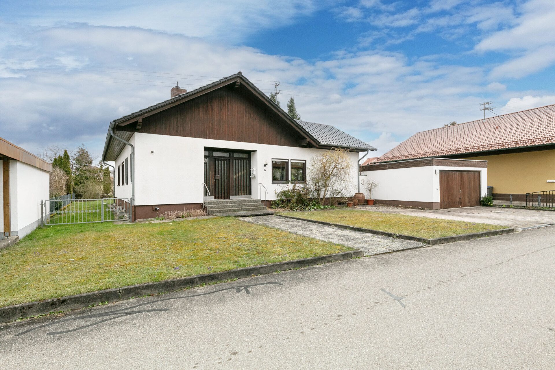 Immobilienangebot - Illerrieden - Alle - Viel Raum für Ihre Wohnideen – EFH mit 812 m² Grundstück in ruhiger Lage