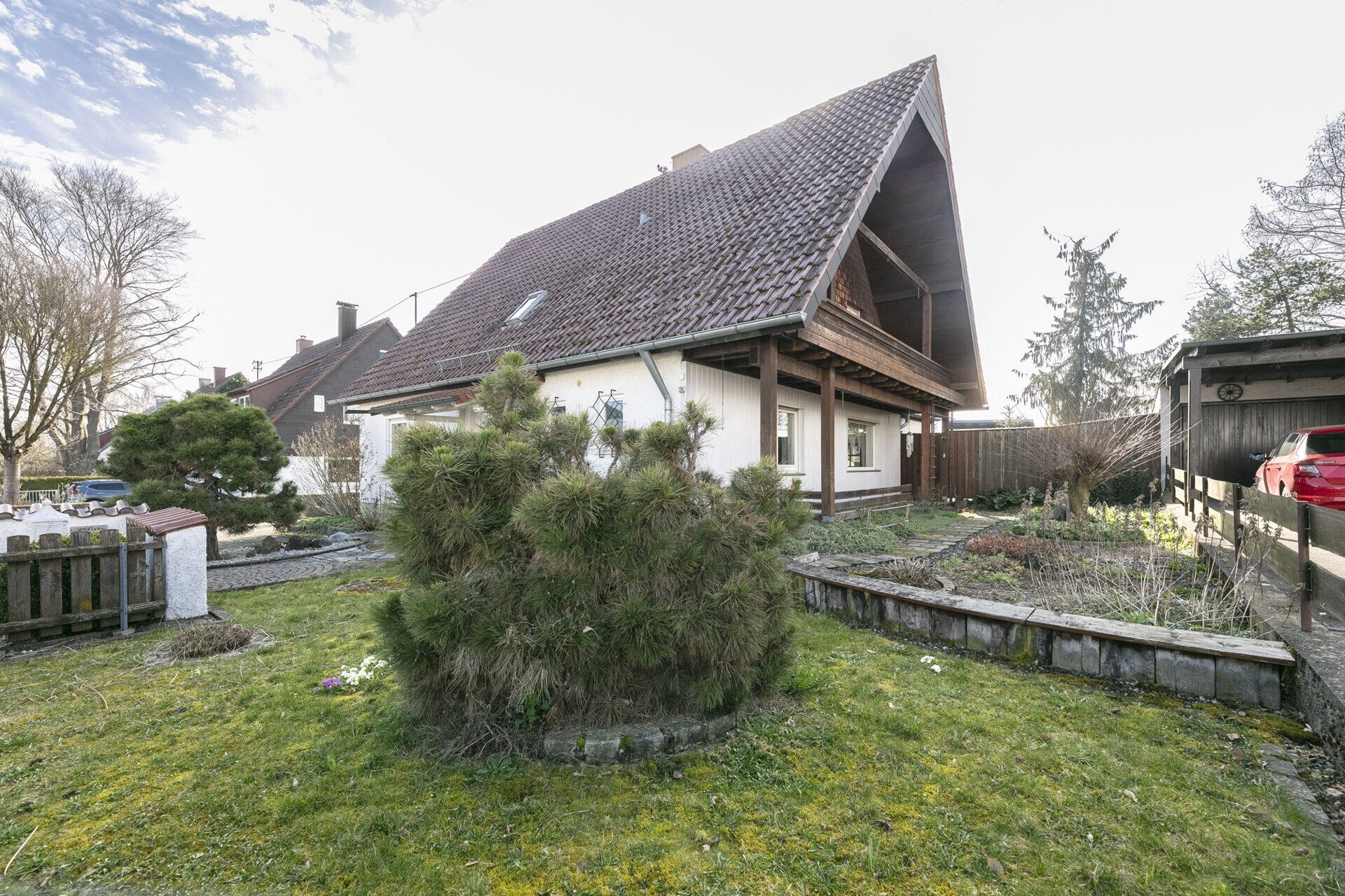 Immobilienangebot - Neu-Ulm / Jedelhausen - Alle - Großzügiges Einfamilienhaus in ruhiger Lage mit weitläufigem Grundstück
