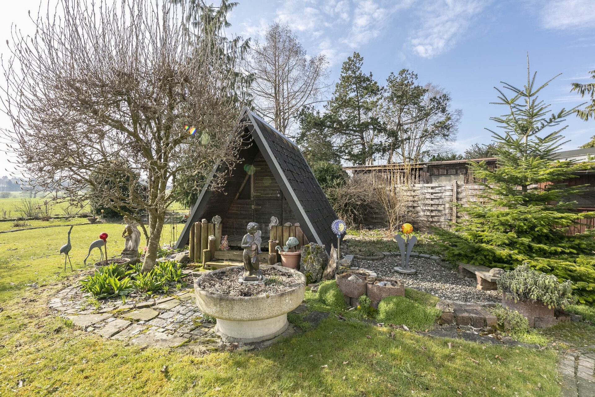 Immobilienangebot - Neu-Ulm / Jedelhausen - Alle - Großzügiges Einfamilienhaus in ruhiger Lage mit weitläufigem Grundstück
