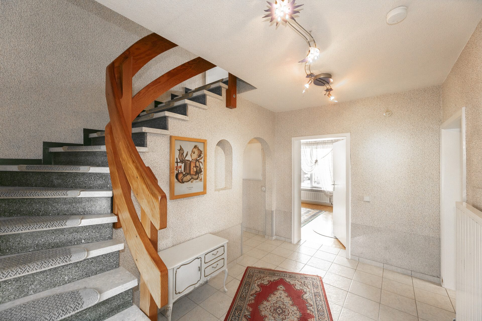 Immobilienangebot - Neu-Ulm / Jedelhausen - Alle - Großzügiges Einfamilienhaus in ruhiger Lage mit weitläufigem Grundstück