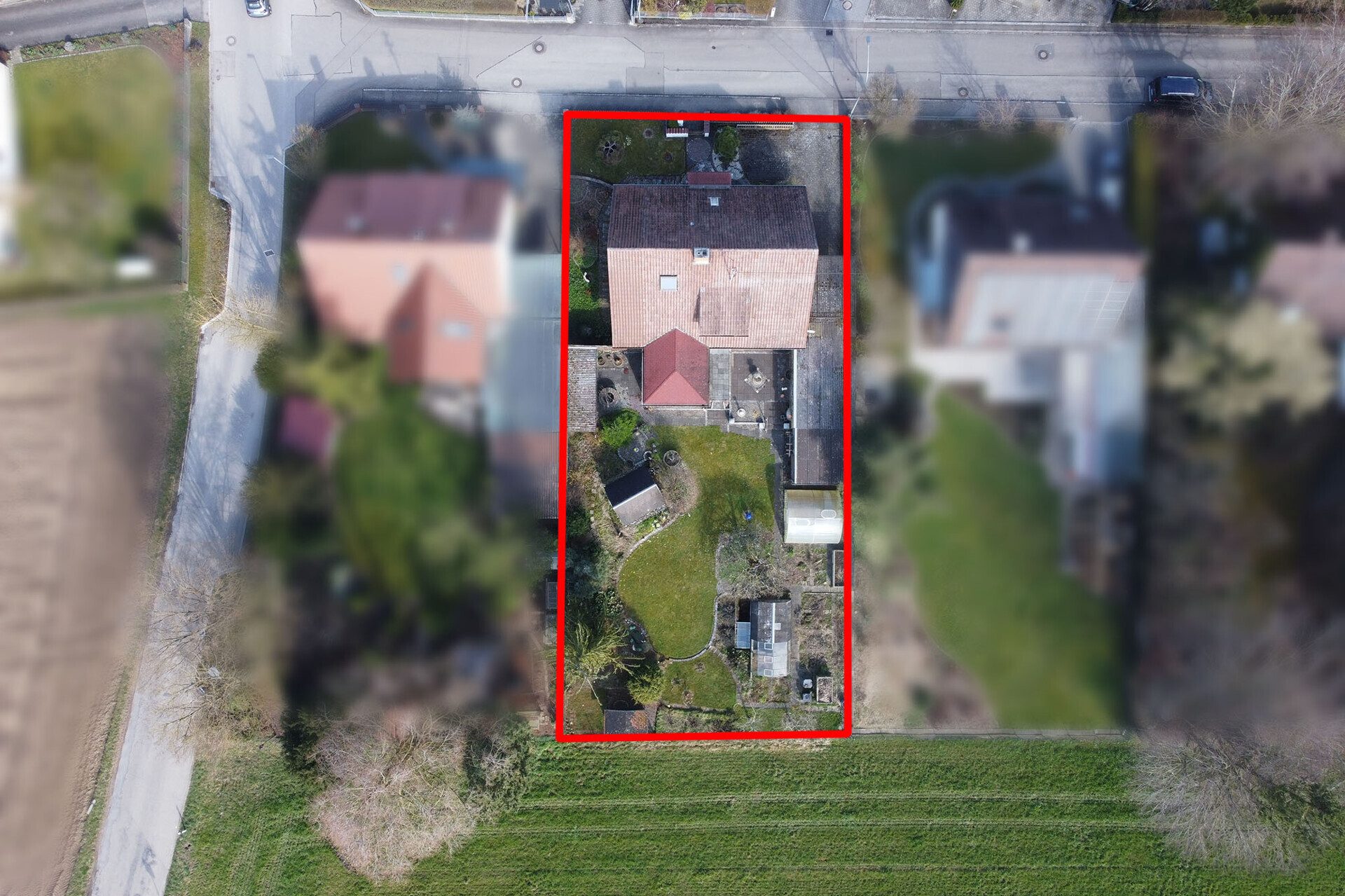 Immobilienangebot - Neu-Ulm / Jedelhausen - Alle - Großzügiges Einfamilienhaus in ruhiger Lage mit weitläufigem Grundstück