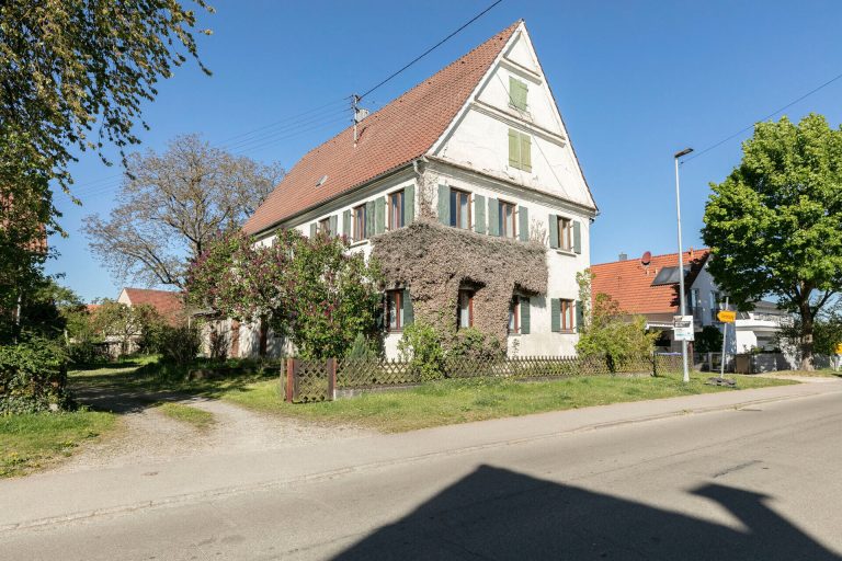 Immobilienangebot - Neu-Ulm/Steinheim - Alle - Denkmalgeschütztes Liebhaberobjekt mit Entwicklungspotenzial