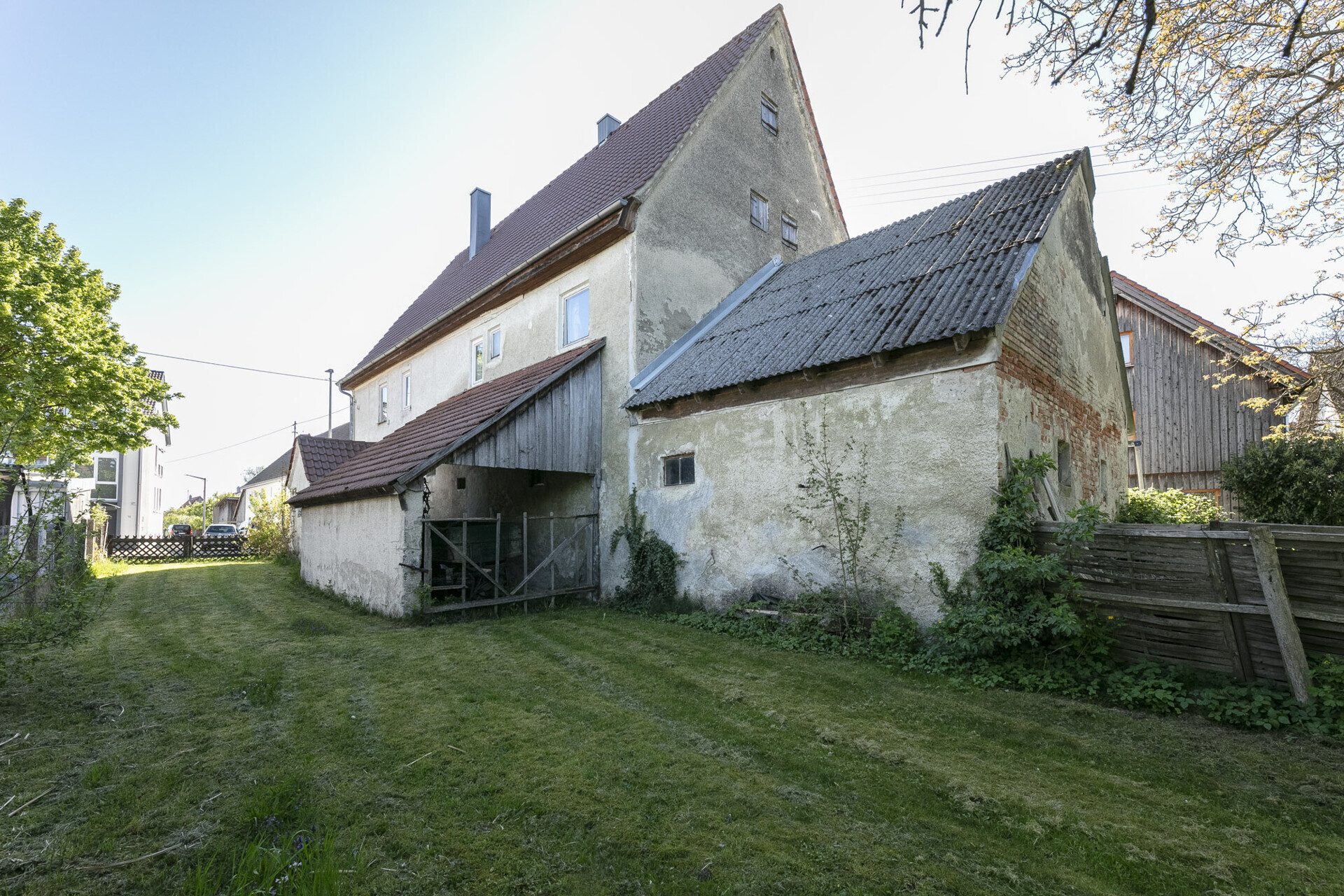 Immobilienangebot - Neu-Ulm/Steinheim - Alle - Denkmalgeschütztes Liebhaberobjekt mit Entwicklungspotenzial