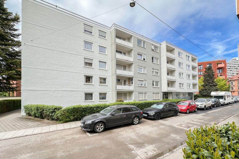 Immobilienangebot - Neu-Ulm - Alle - Mitten im Stadtzentrum - 
Schöne Wohnung mit zwei Balkonen