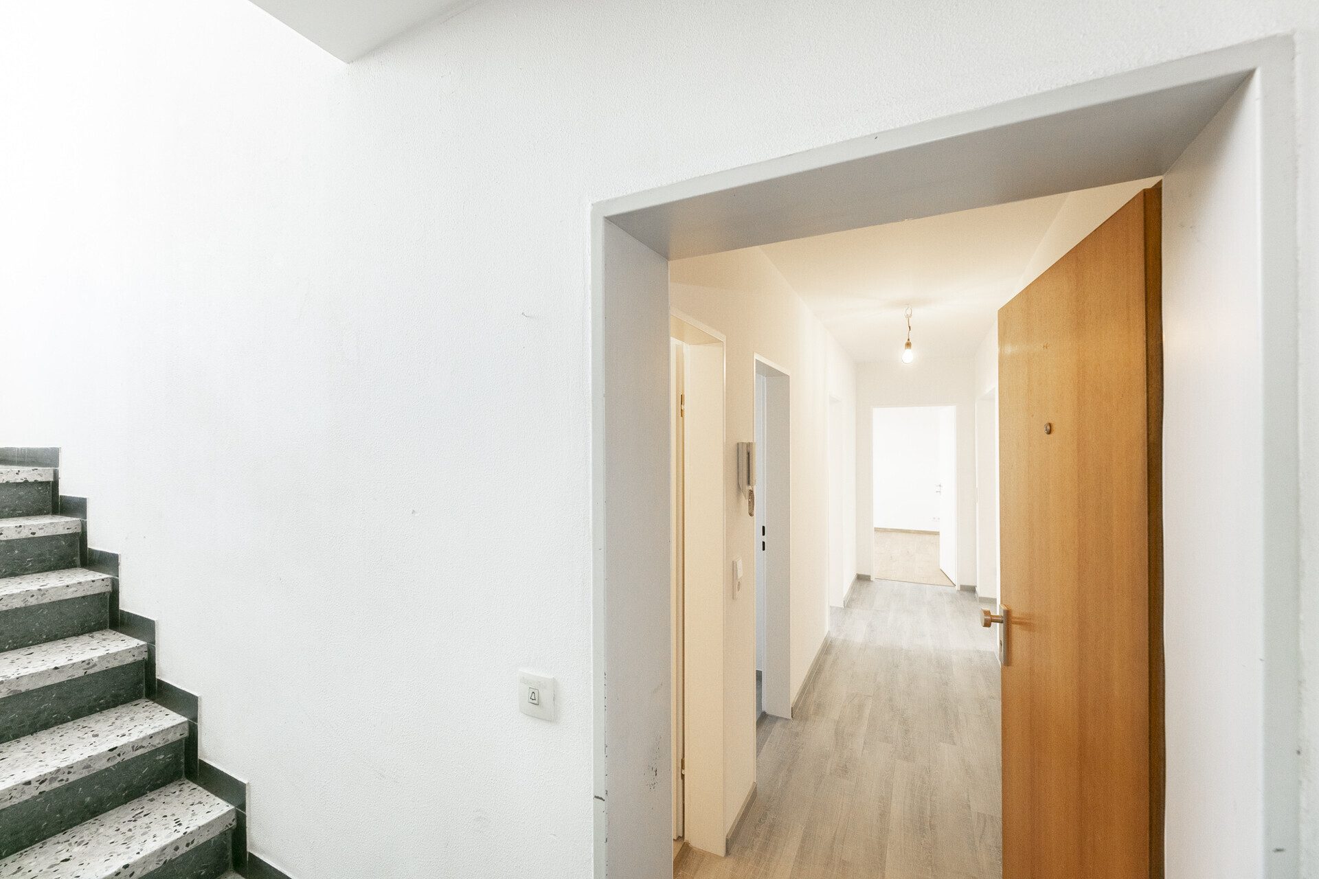 Immobilienangebot - Neu-Ulm / Pfuhl - Alle - Ihr Rückzugsort mit Sonne & Grün – stilvoll modernisiert