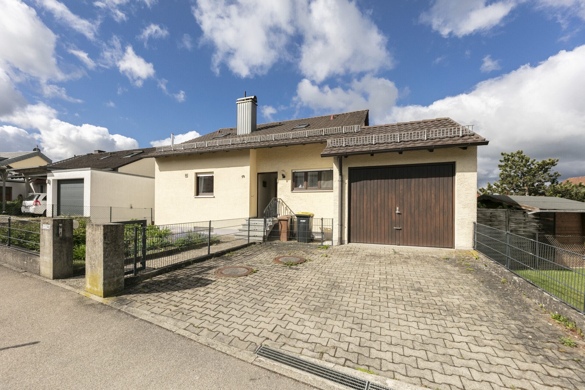 Immobilienangebot - Senden - Alle - Platz für Familie & gemeinsame Momente -
Einfamilienhaus & Einliegerbereich