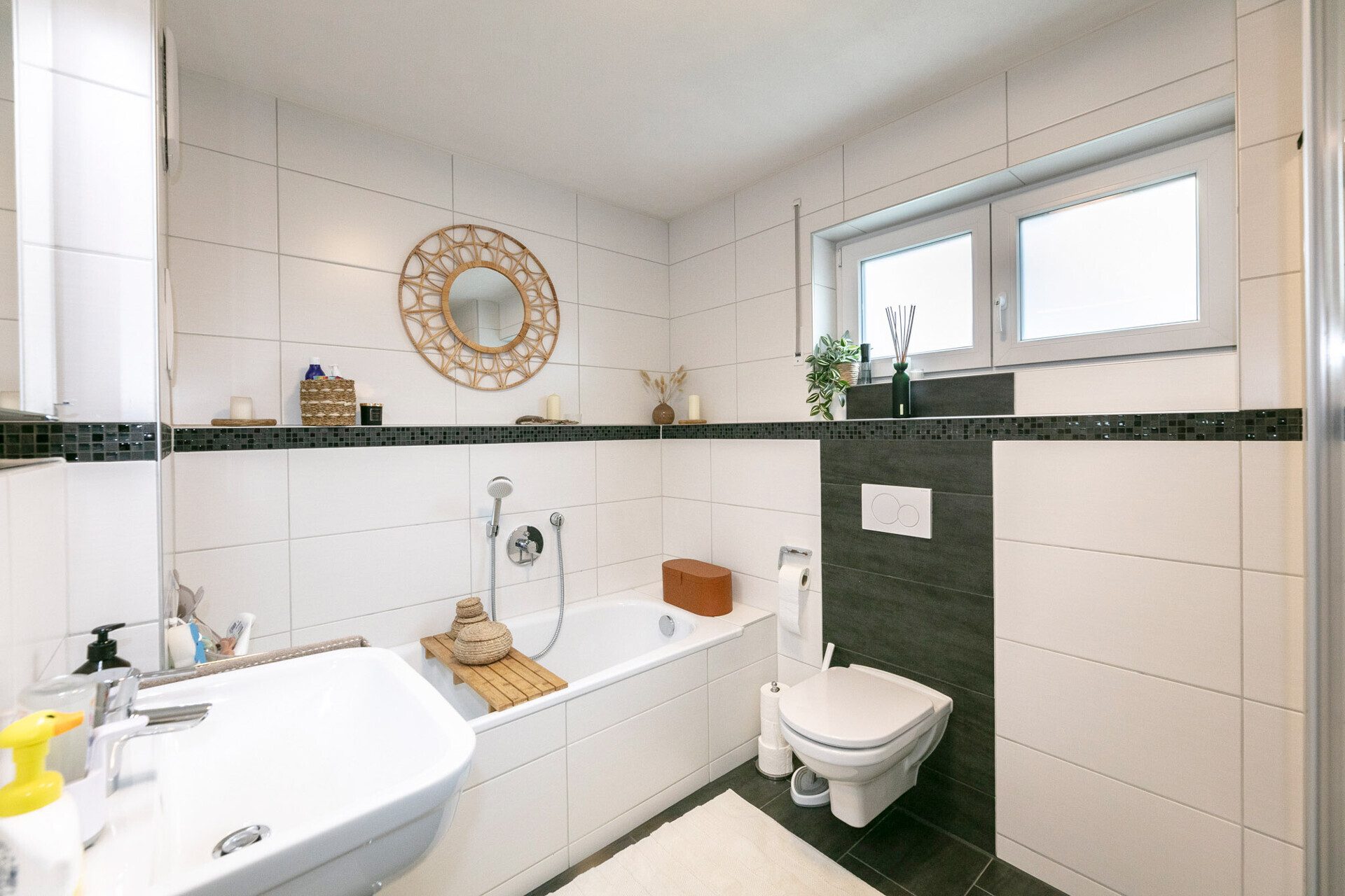 Immobilienangebot - Ehingen - Alle - Wohnen wie im Haus – Moderne EG-Wohnung mit Terrasse und Garten