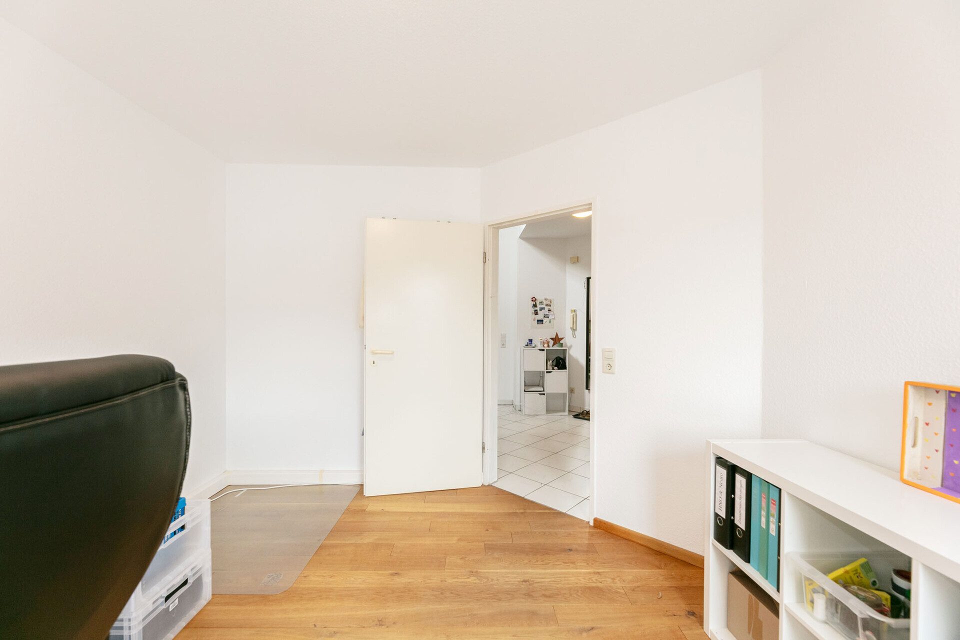 Immobilienangebot - Blaustein / Herrlingen - Alle - Wohnen auf zwei Ebenen: Großzügige 3,5-Zi.-Maisonette mit sonnigem Balkon
