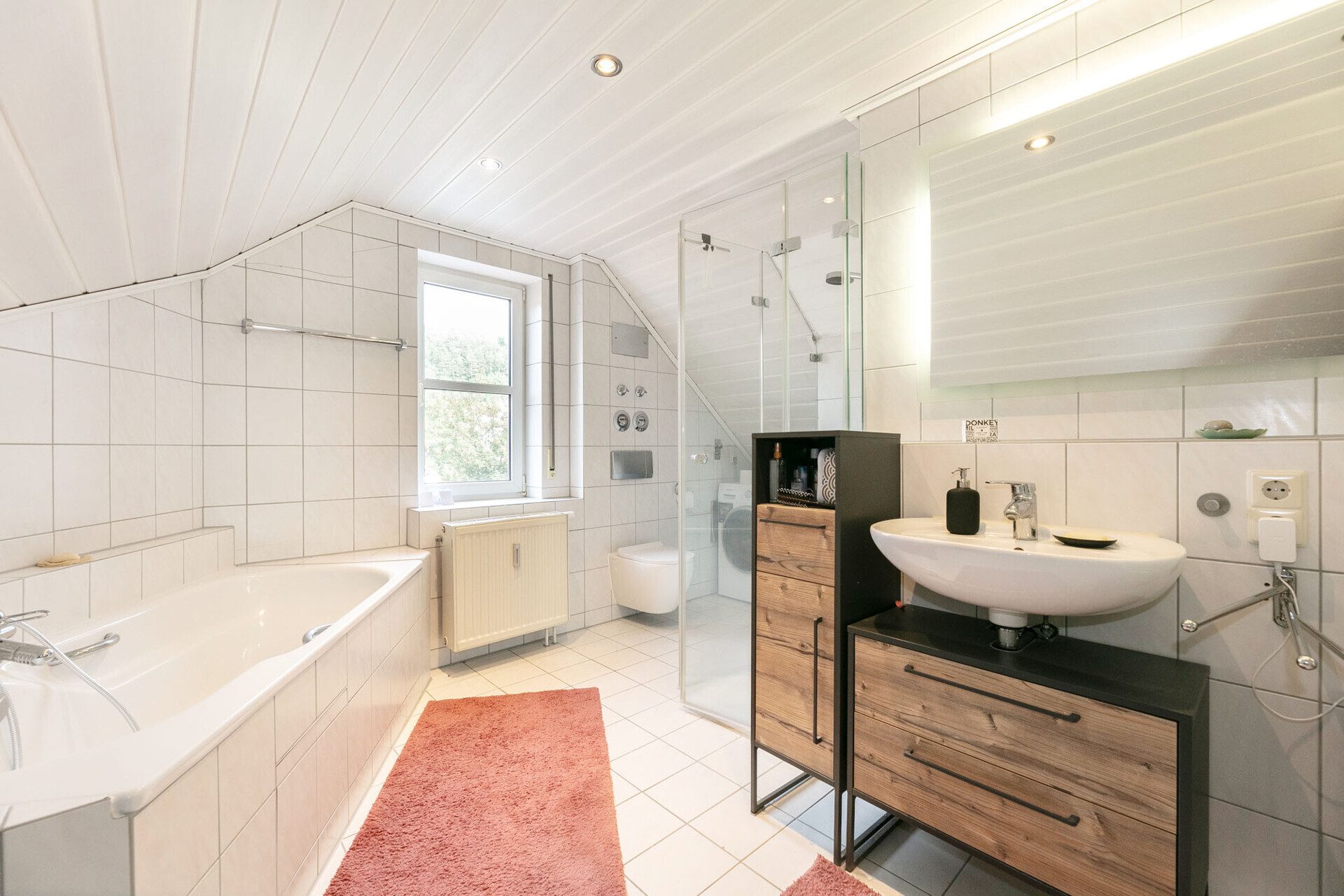 Immobilienangebot - Blaustein / Herrlingen - Alle - Wohnen auf zwei Ebenen: Großzügige 3,5-Zi.-Maisonette mit sonnigem Balkon