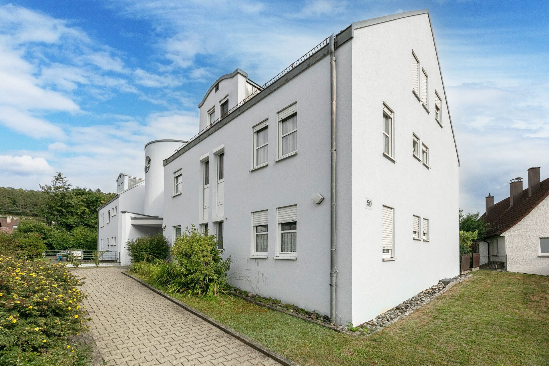 Immobilienangebot - Blaustein / Herrlingen - Alle - Wohnen auf zwei Ebenen: Großzügige 3,5-Zi.-Maisonette mit sonnigem Balkon