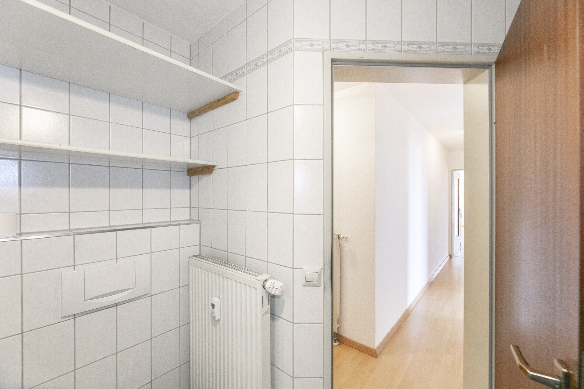 Immobilienangebot - Nersingen / Straß - Alle - Selbst einziehen oder lukrativ vermieten – 3-Zimmer-Wohnung mit Balkon & TG