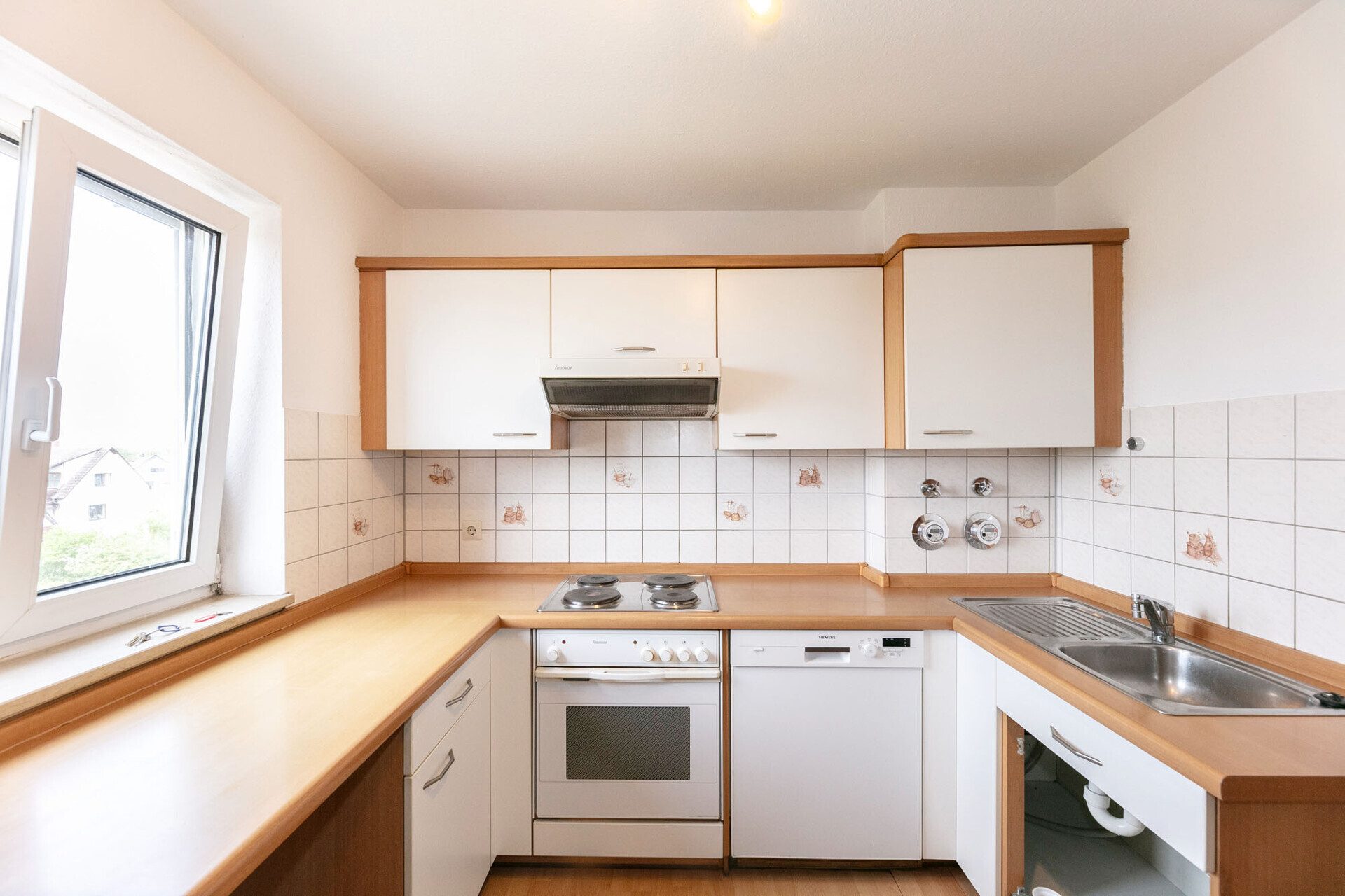 Immobilienangebot - Nersingen / Straß - Alle - Selbst einziehen oder lukrativ vermieten – 3-Zimmer-Wohnung mit Balkon & TG