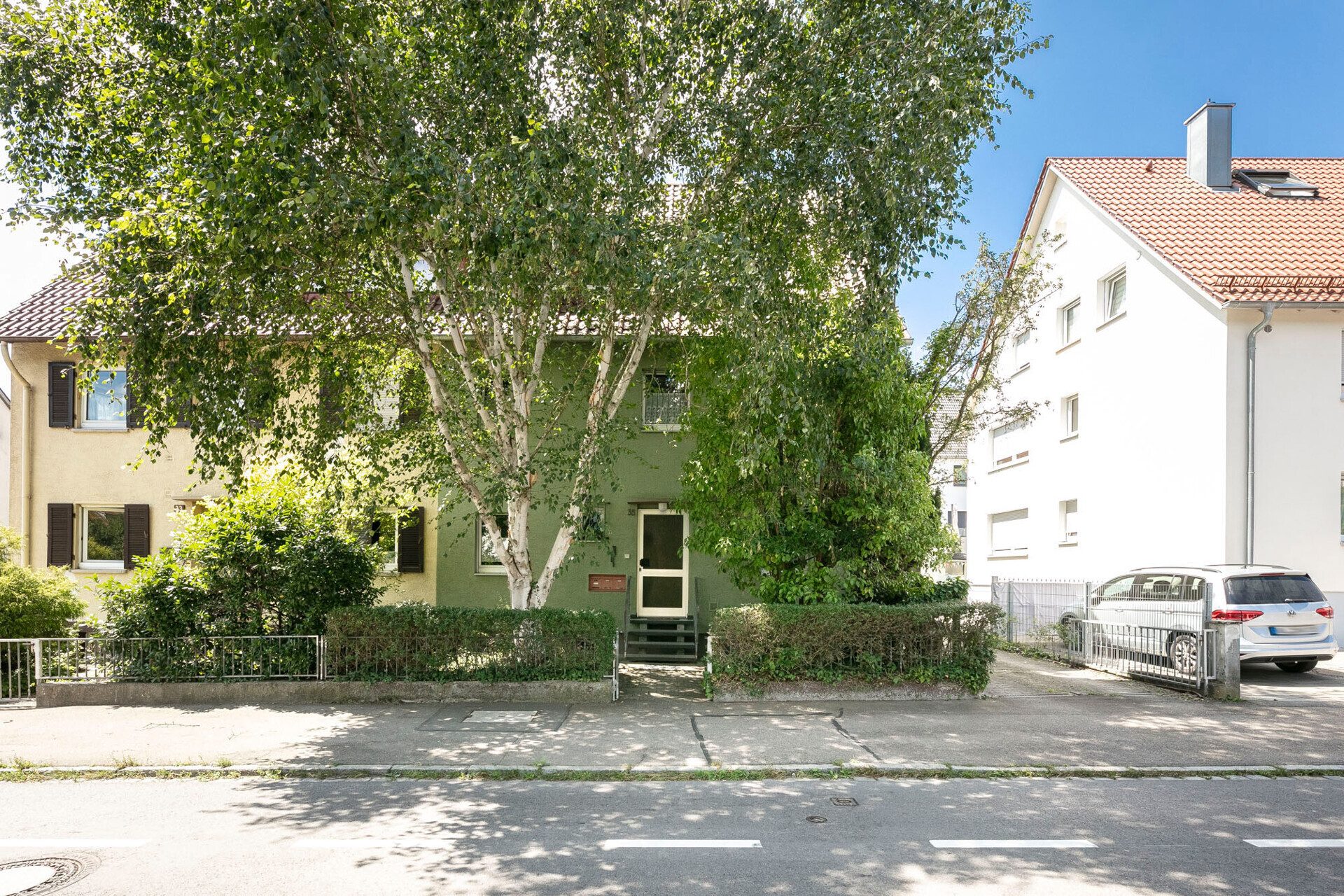 Immobilienangebot - Ulm - Alle - Am Ulmer Eselsberg: Doppelhaushälfte 
mit 3 Wohneinheiten, Garten & Garage