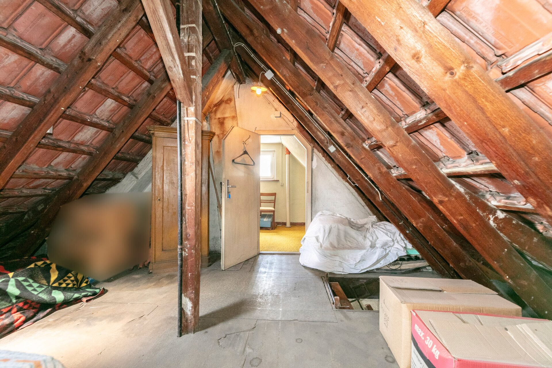 Immobilienangebot - Ulm - Alle - Am Ulmer Eselsberg: Doppelhaushälfte 
mit 3 Wohneinheiten, Garten & Garage