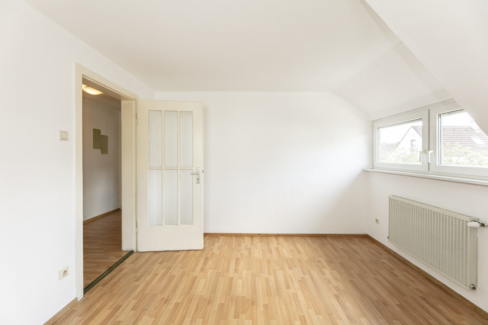 Immobilienangebot - Ulm - Alle - Am Ulmer Eselsberg: Doppelhaushälfte 
mit 3 Wohneinheiten, Garten & Garage