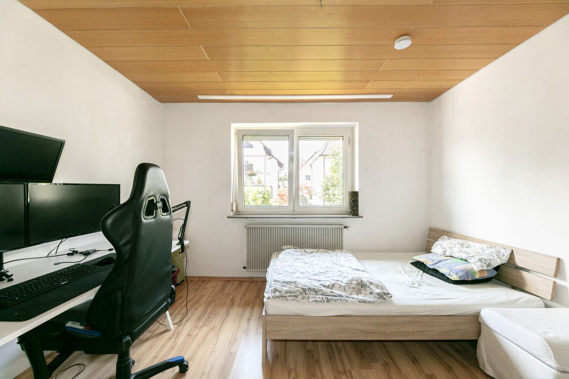 Immobilienangebot - Ulm - Alle - Am Ulmer Eselsberg: Doppelhaushälfte 
mit 3 Wohneinheiten, Garten & Garage