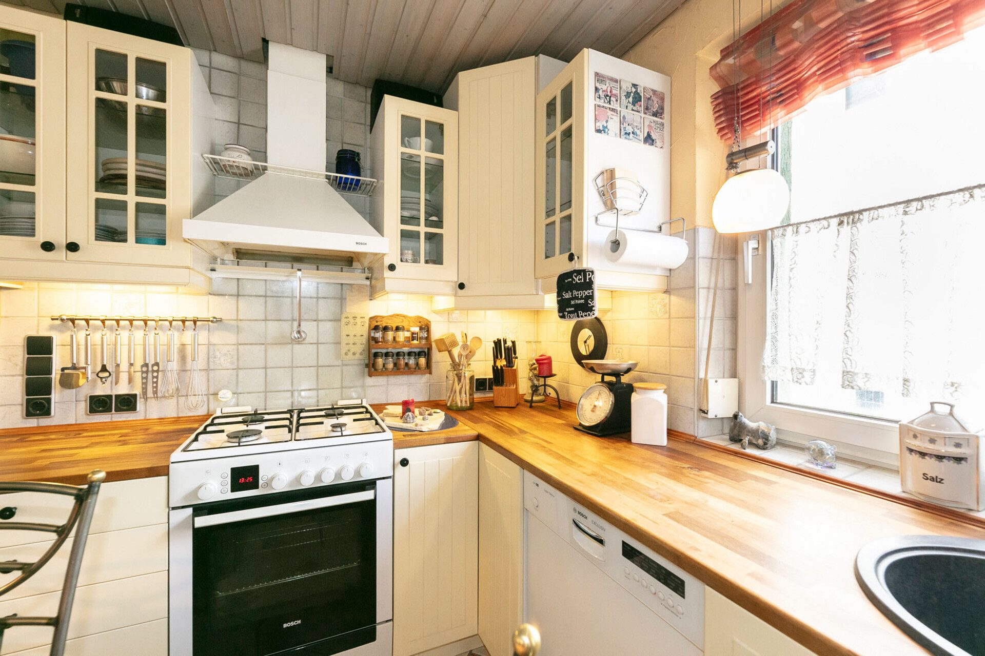 Immobilienangebot - Ulm - Alle - Am Ulmer Eselsberg: Doppelhaushälfte 
mit 3 Wohneinheiten, Garten & Garage